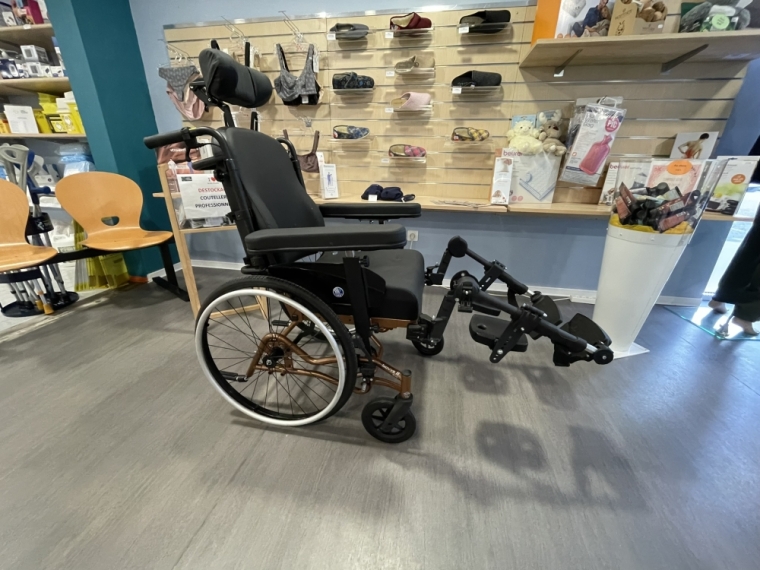 location fauteuil roulant confort, Vermeiren Innovis, Midi santé, bram, castelnaudary 